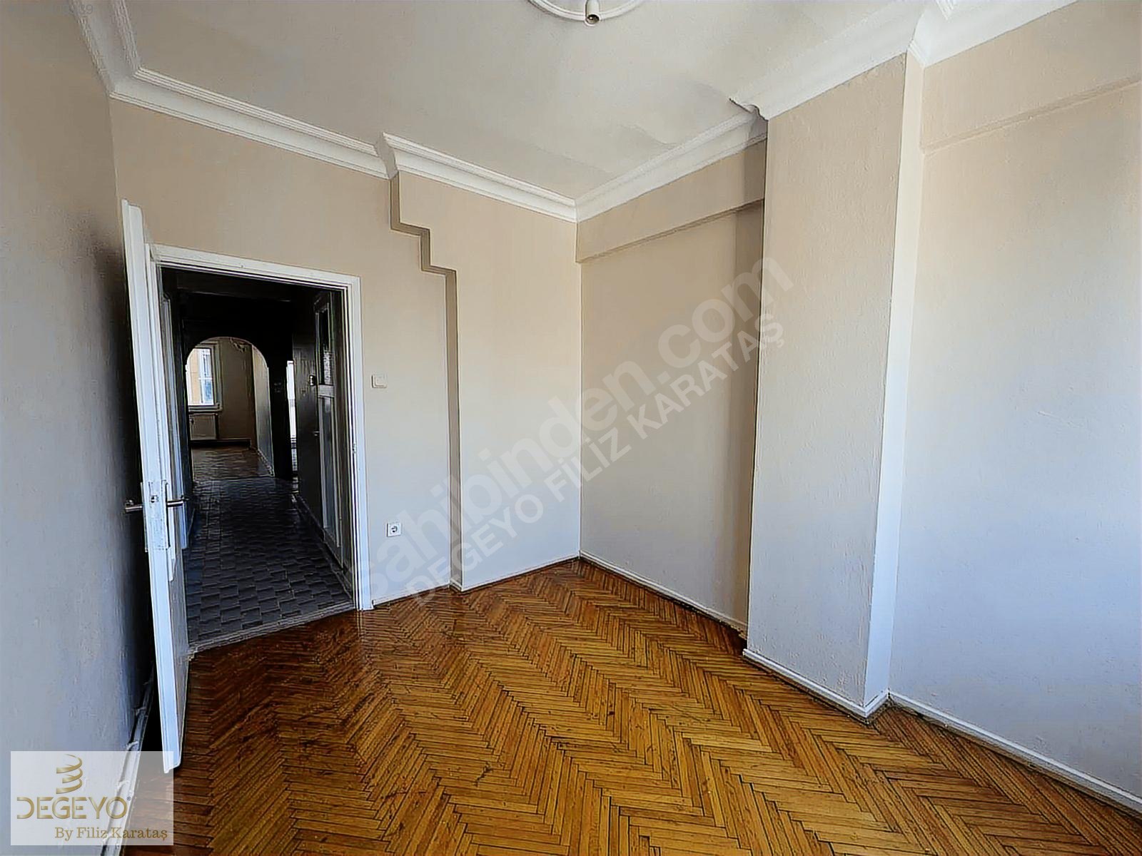 Metroya ve Merkeze Yürüme Mesafesinde 2+1 Kiralık Daire